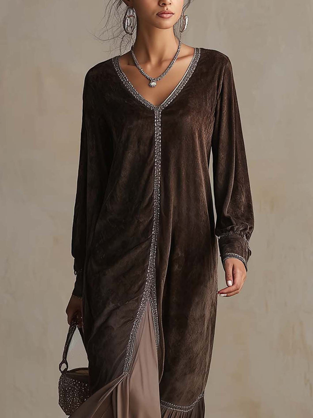 Calvyre-Paris | Thérèse | Robe midi évasée en suédine à col V