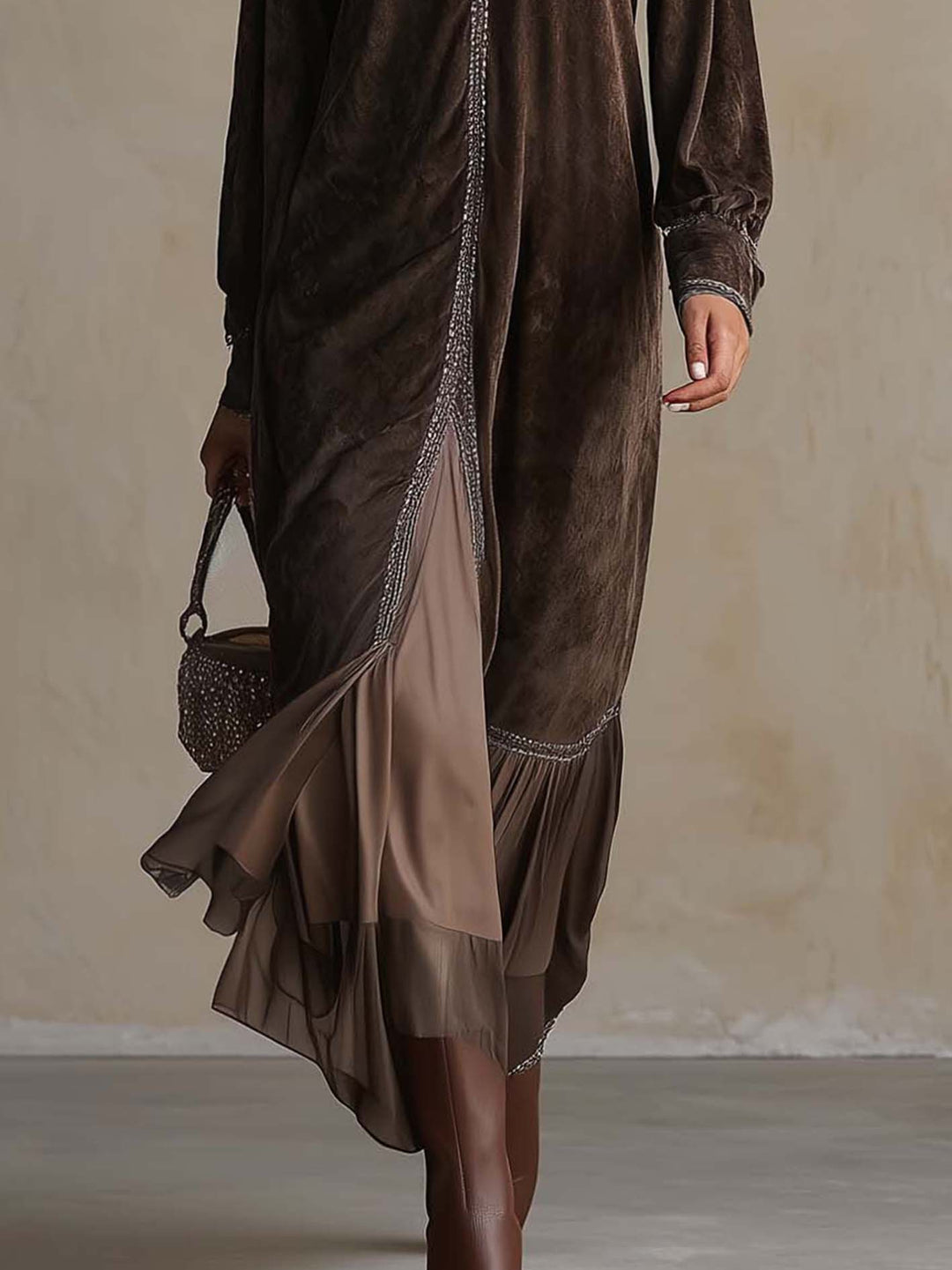 Calvyre-Paris | Thérèse | Robe midi évasée en suédine à col V