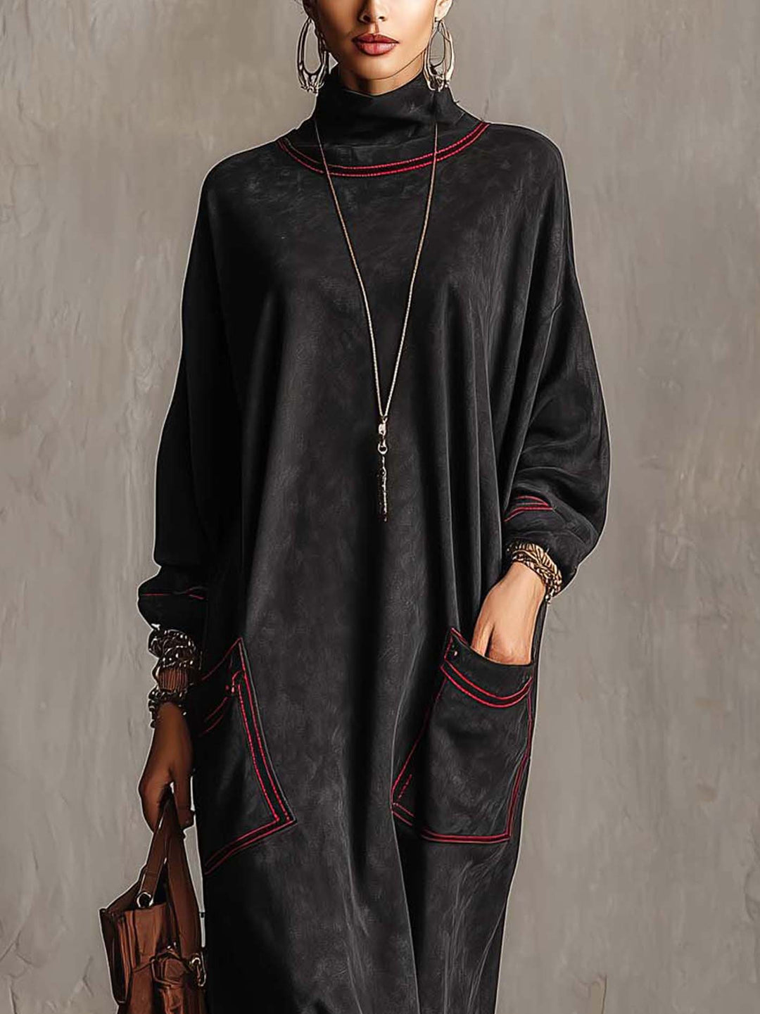 Calvyre-Paris | Marianne | Robe longue en suédine noire à surpiqûres rouges
