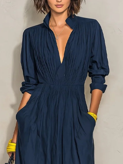 Calvyre-Paris | Sophie | Robe longue plissée bleu marine à col V