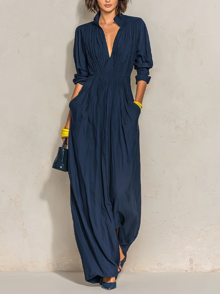 Calvyre-Paris | Sophie | Robe longue plissée bleu marine à col V