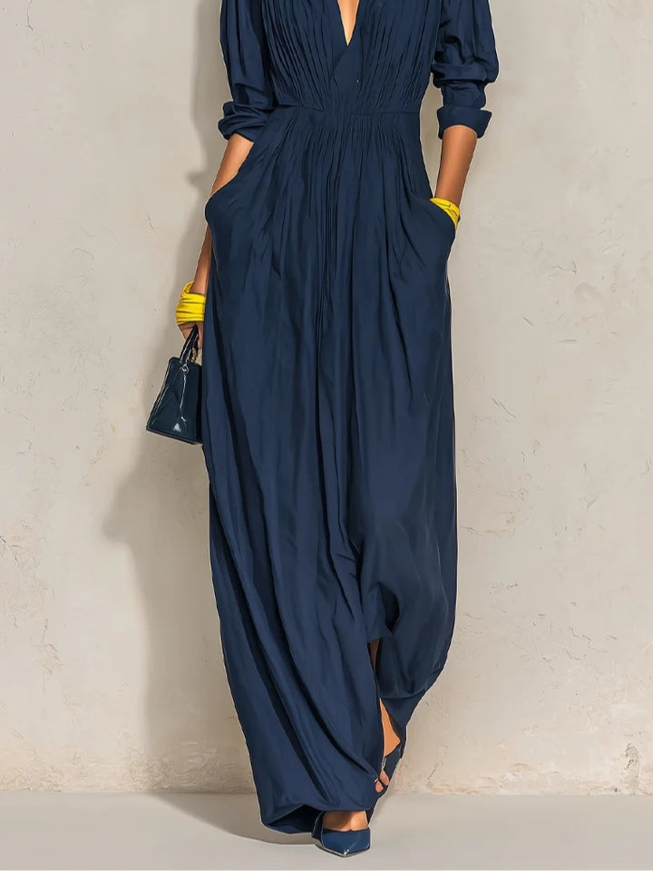 Calvyre-Paris | Sophie | Robe longue plissée bleu marine à col V