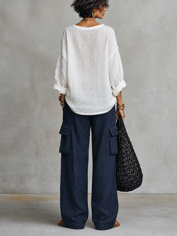 Calvyre-Paris | Louise | Ensemble blouse à col V et pantalon large bleu marine