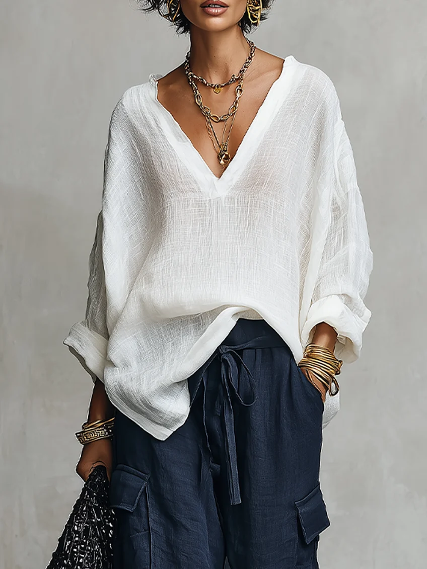 Calvyre-Paris | Louise | Ensemble blouse à col V et pantalon large bleu marine