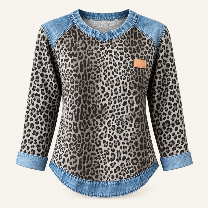 Calvyre-Paris  | Sweat Léopard Effet Denim pour Femme Marie — vue de face sur fond blanc cassé.