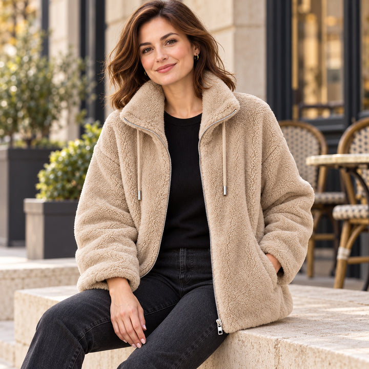 Céliane beige portée, allure décontractée